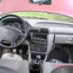 Opel Astra 1,6i **Brænderbil**