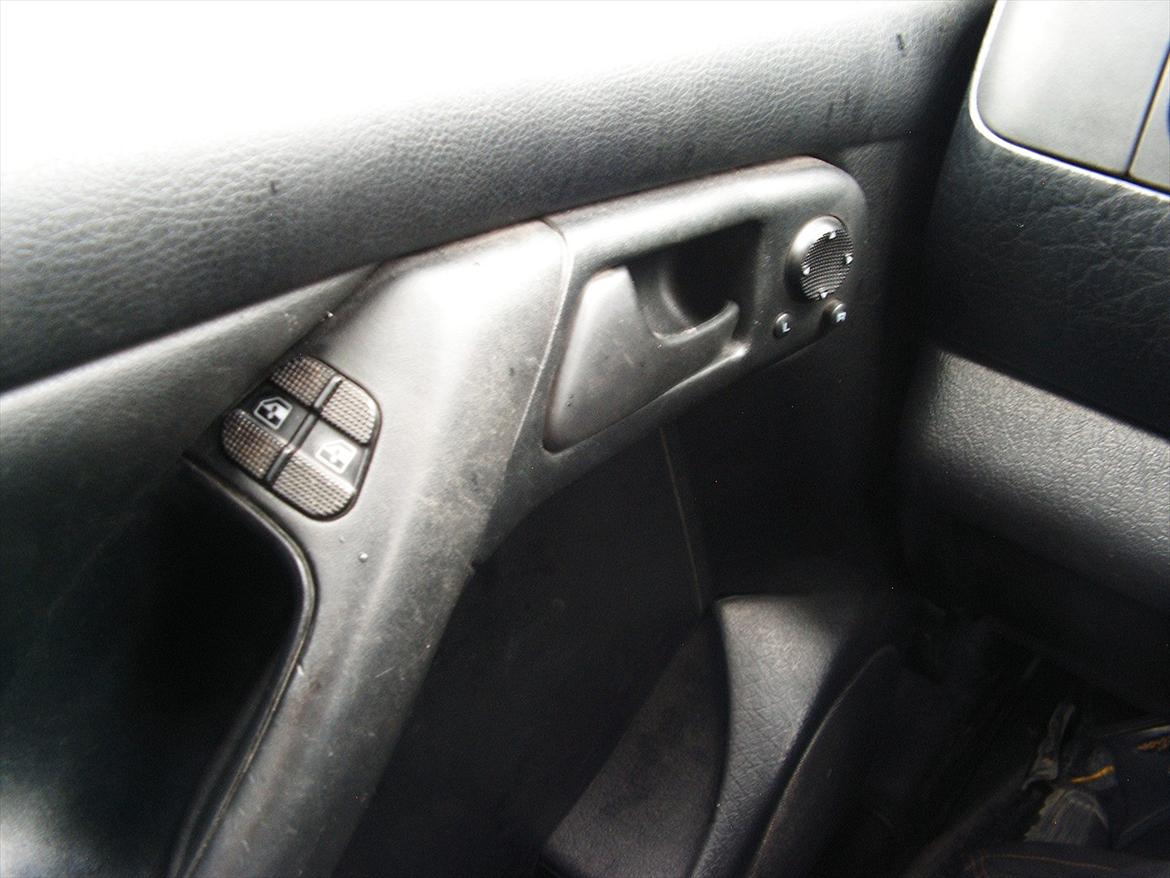 VW Vento 1,8 "SOLGT" billede 9