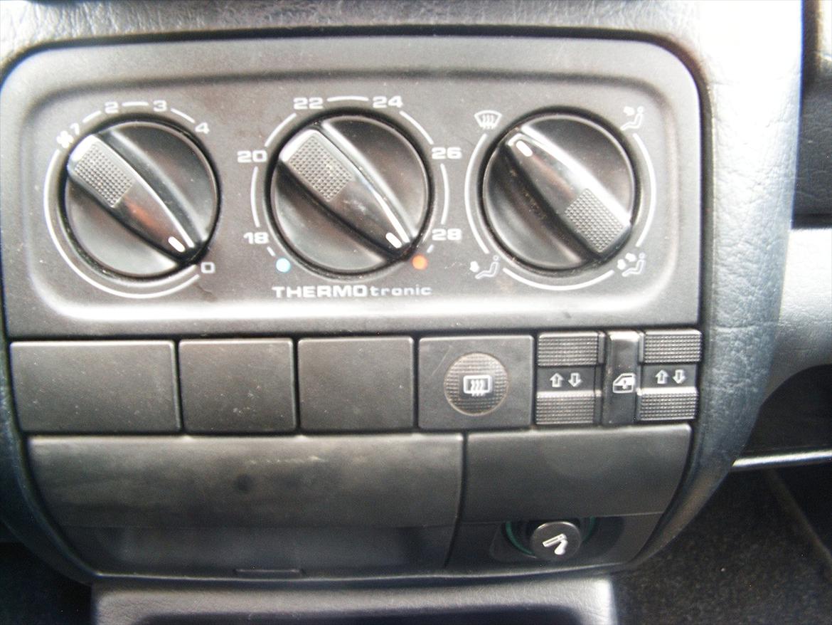 VW Vento 1,8 "SOLGT" billede 10