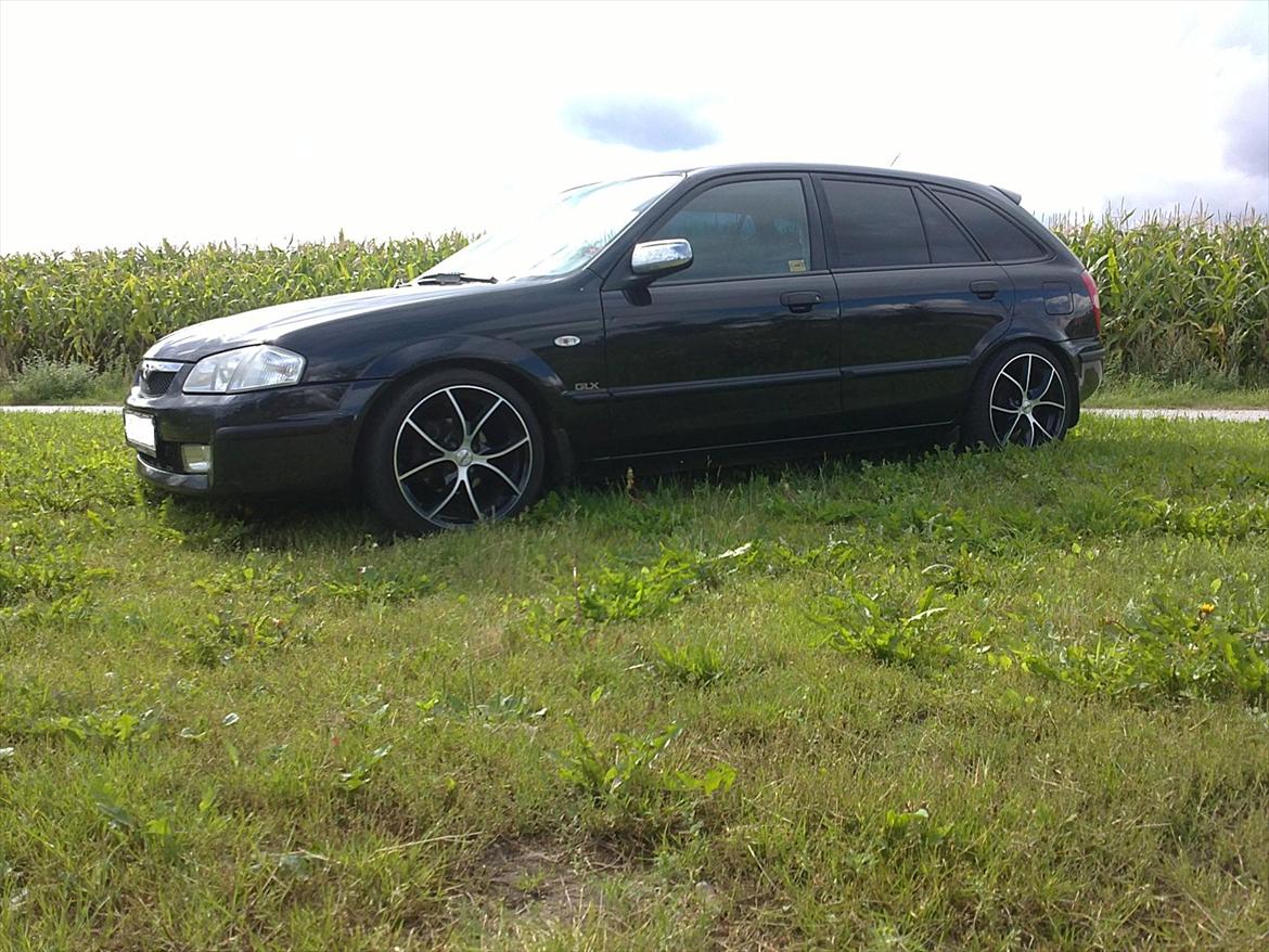 Mazda 323F STC SOLGT billede 4