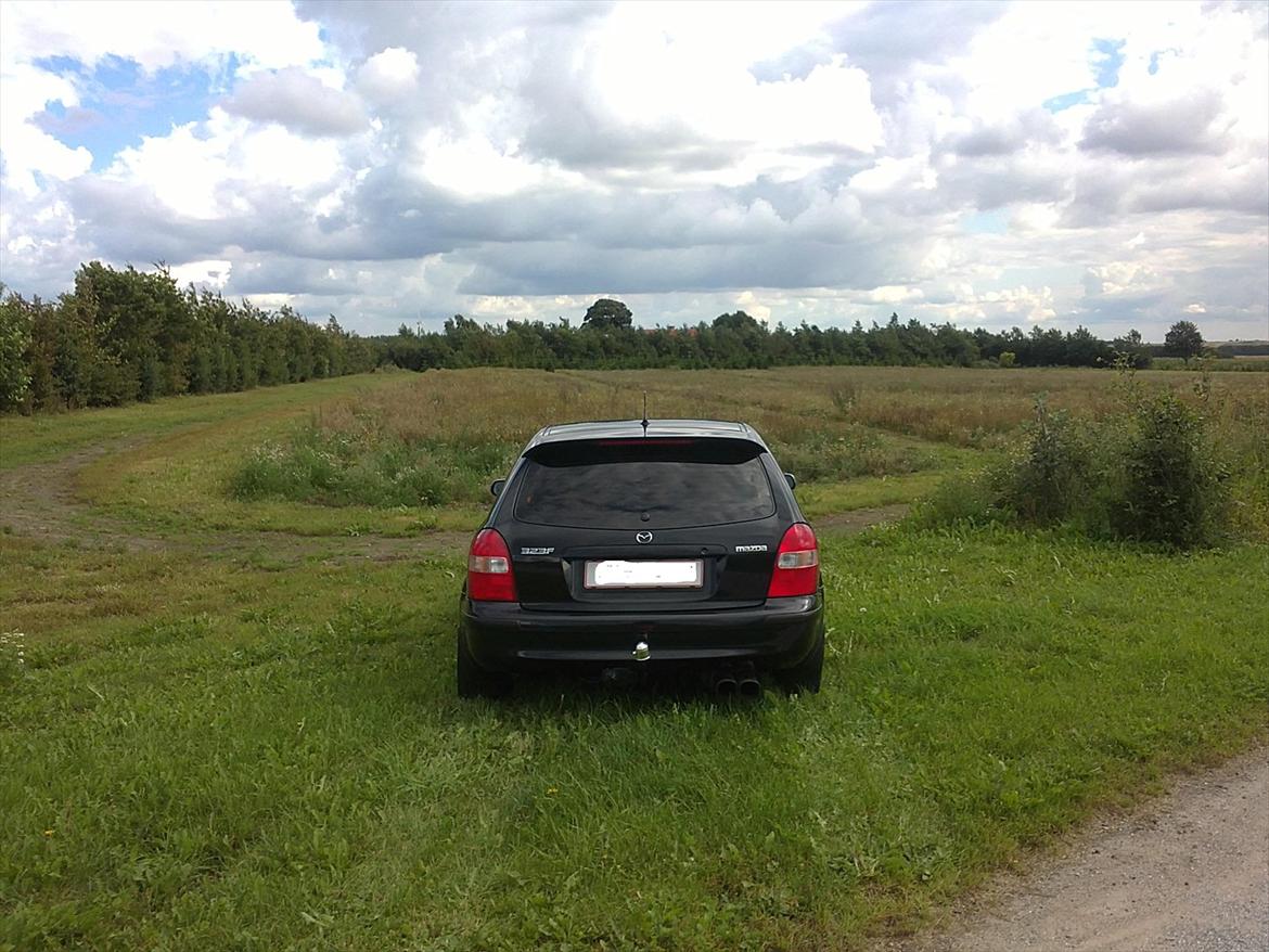 Mazda 323F STC SOLGT billede 5