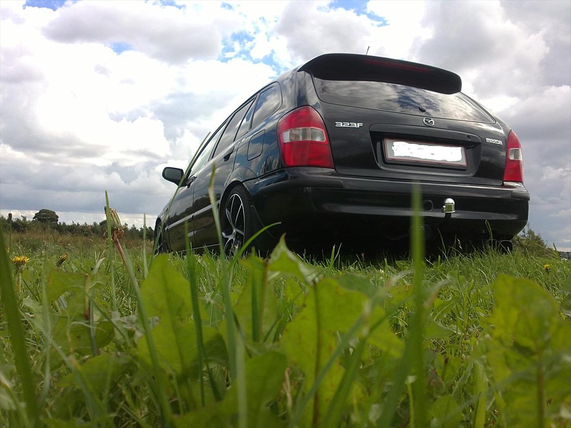 Mazda 323F STC SOLGT billede 6