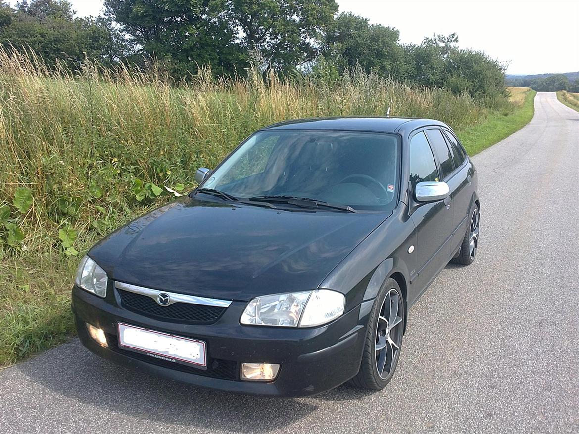 Mazda 323F STC SOLGT - den dag jeg fik hende:) billede 7