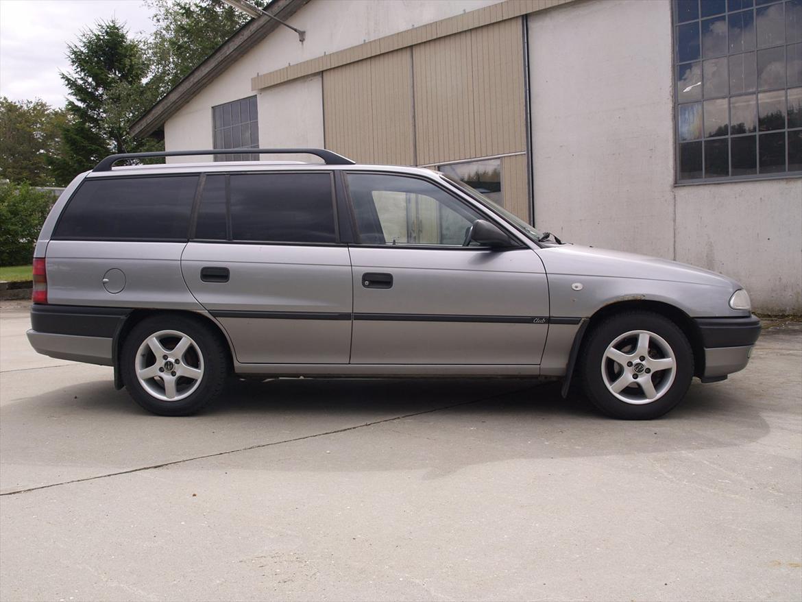 Opel Astra 1,6 Caravan billede 3