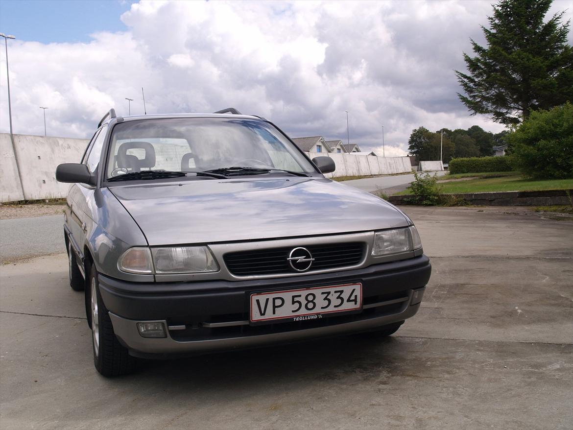 Opel Astra 1,6 Caravan billede 5