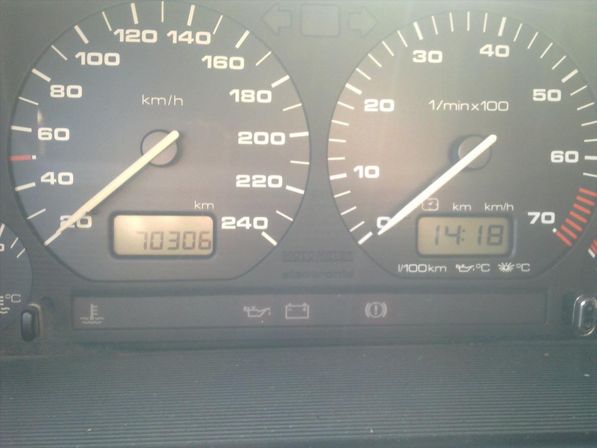 VW Golf III GTI 2.0 8v SOLGT - Speedometer lige blevet udskiftet , da omdrejningstæller ikke virkede på det gamle. billede 9