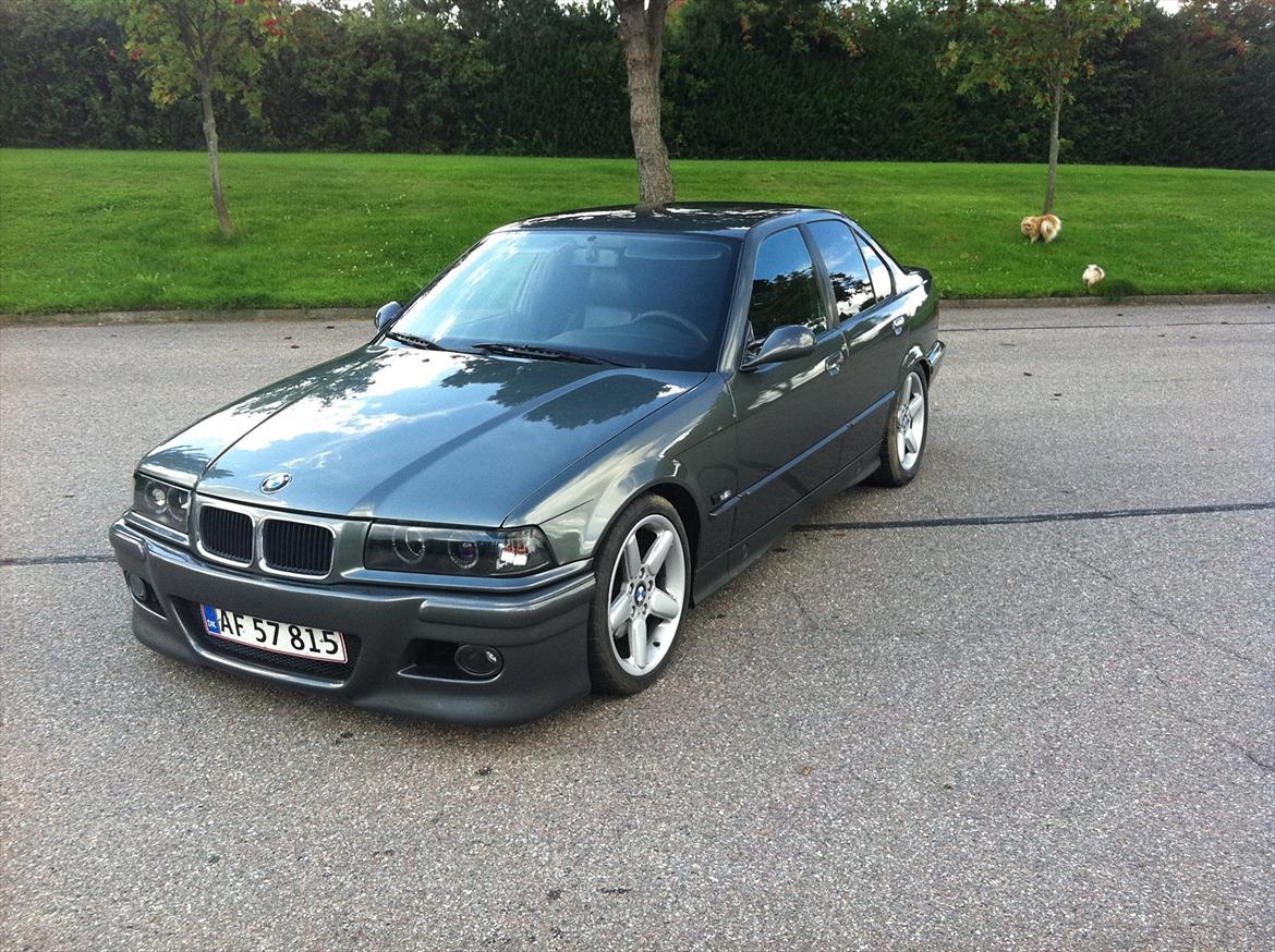 BMW 320 billede 2
