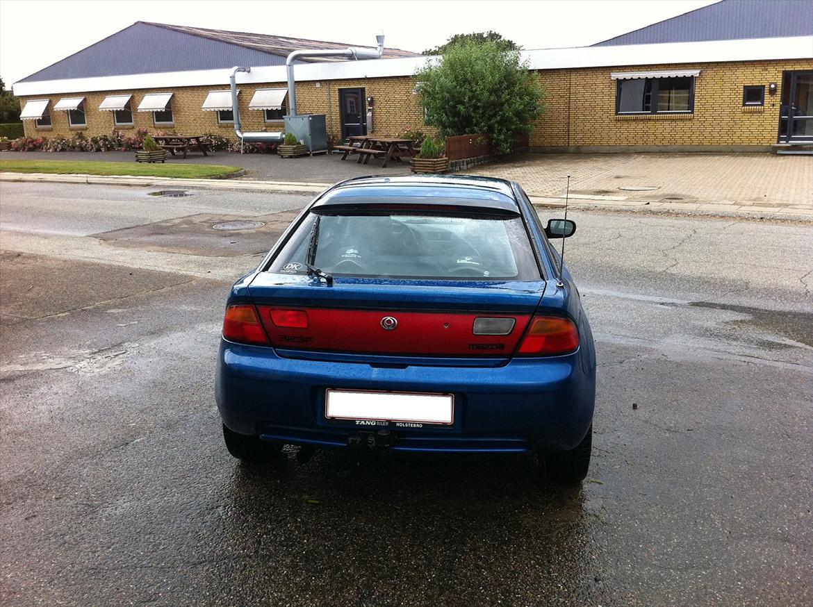 Mazda 323F 1,5i GLX billede 7