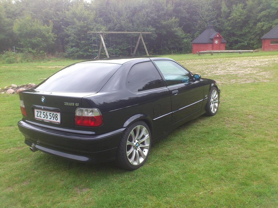 BMW e36 318ti Compact Solgt billede 9