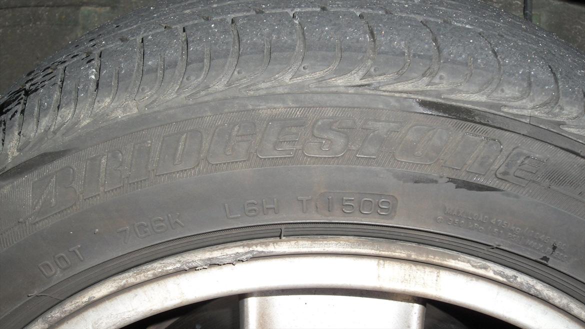 Peugeot 306 XS - De 15" Bridgestone dæk billede 4