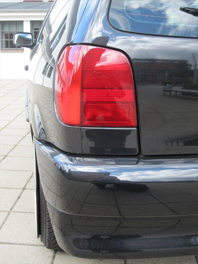 VW polo 6n open air (kærstens) - det er et par orginale lygter som maleren har sprøjtet candy rød og fjernet alle de små mærker på dem.. billede 4