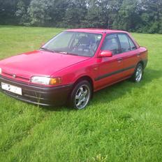 Mazda 323 1.3i GALLA Solgt
