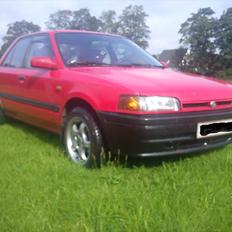 Mazda 323 1.3i GALLA Solgt