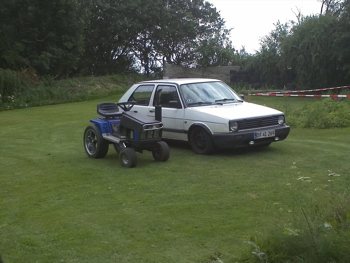 VW Golf II GD ---LOWRIDER---  [Tidl] - Gammelt billed, med min havetraktor billede 19