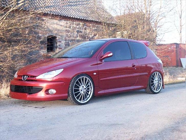 Peugeot 206 - Photoshop sænket billede 1