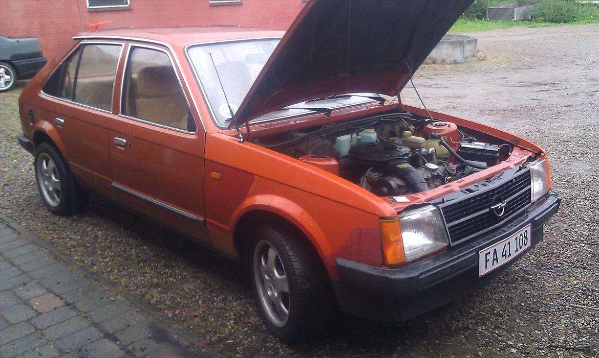 Opel Kadett d Berlina billede 2