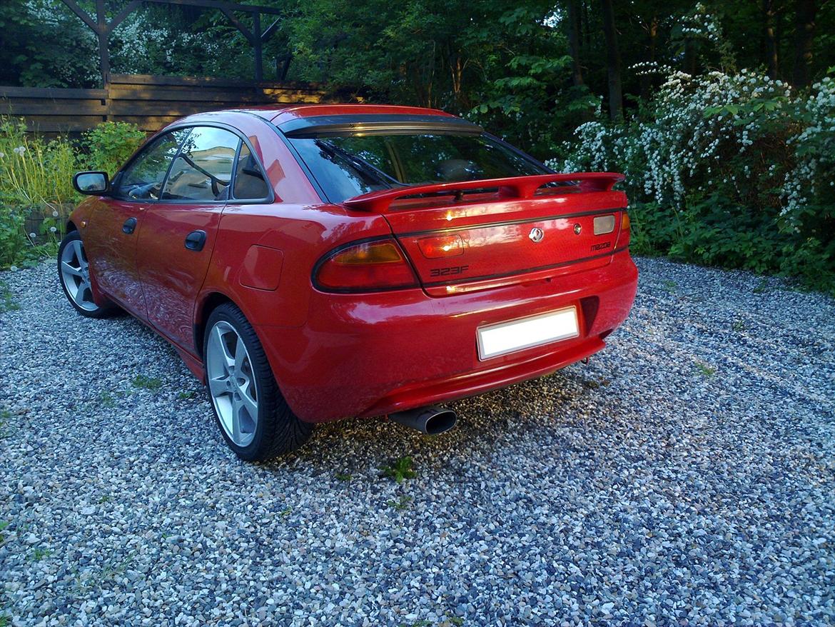 Mazda 323F BA Hatch 5 døre billede 6