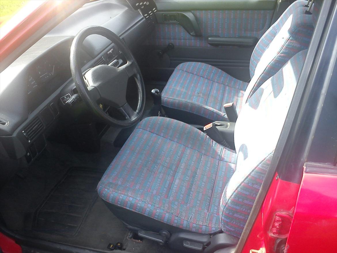 Mazda 323 1.3i GALLA Solgt billede 13