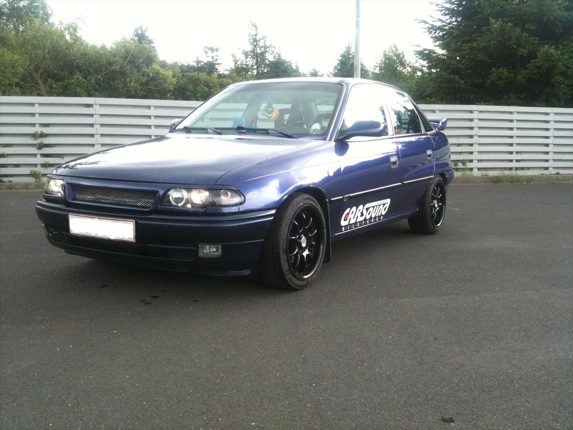 Opel Astra f 1.6 sedan billede 12