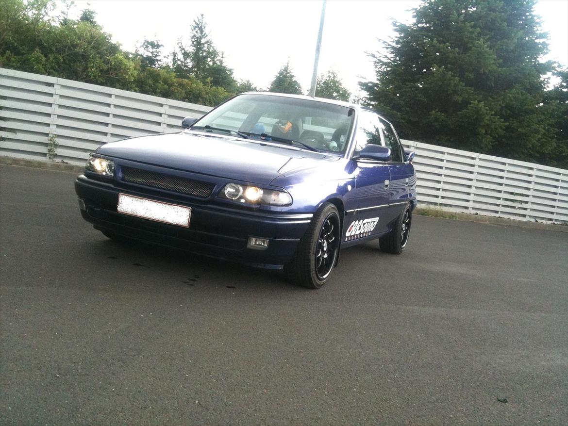 Opel Astra f 1.6 sedan billede 14