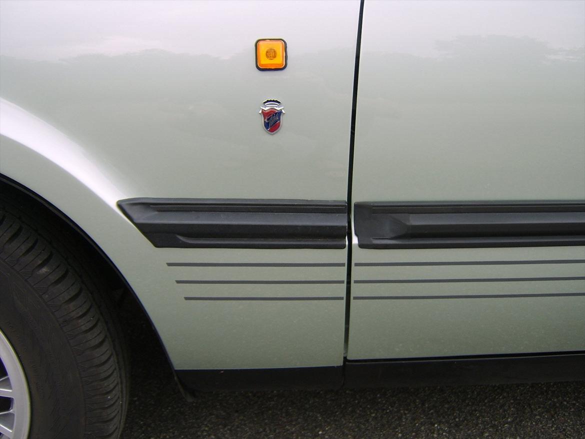 Ford Taunus 2,0 Ghia "solgt" - Den 3 dobbelte streamer under fenderlisten findes kun på den sidste Ghia udgave af Mrk. 5 modellen. Er specialfremstillet hos en skiltemaler.  billede 13