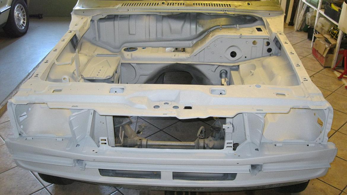 Ford Taunus 2,0 Ghia "solgt" - Sandblæst og metalliseret front og motorrum.  billede 17