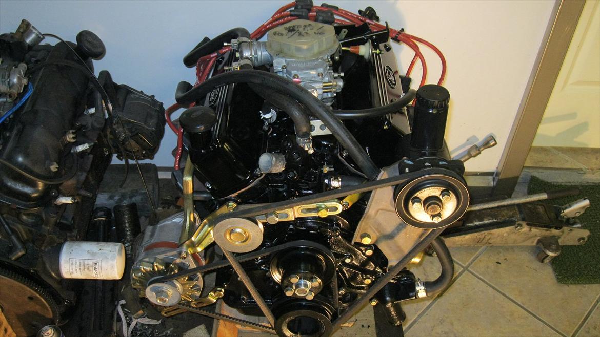 Ford Taunus 2,0 Ghia "solgt" - Motoren klar til isætning billede 20