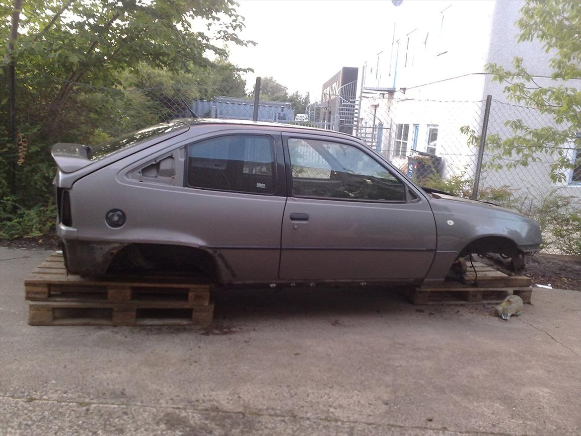 Opel Kadett E GSi 16V SOLGT - Sørgelig slutning, men det kunne ikke betale sig at syne den. Delene lever videre :) billede 15