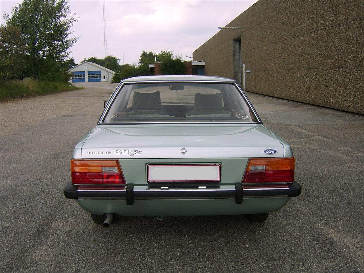 Ford Taunus 2,0 Ghia "solgt" - Bagfra. 2,0 Ghia var standard i Tyskland. Ville man have mere måtte man betale merpris for 2,3. billede 5