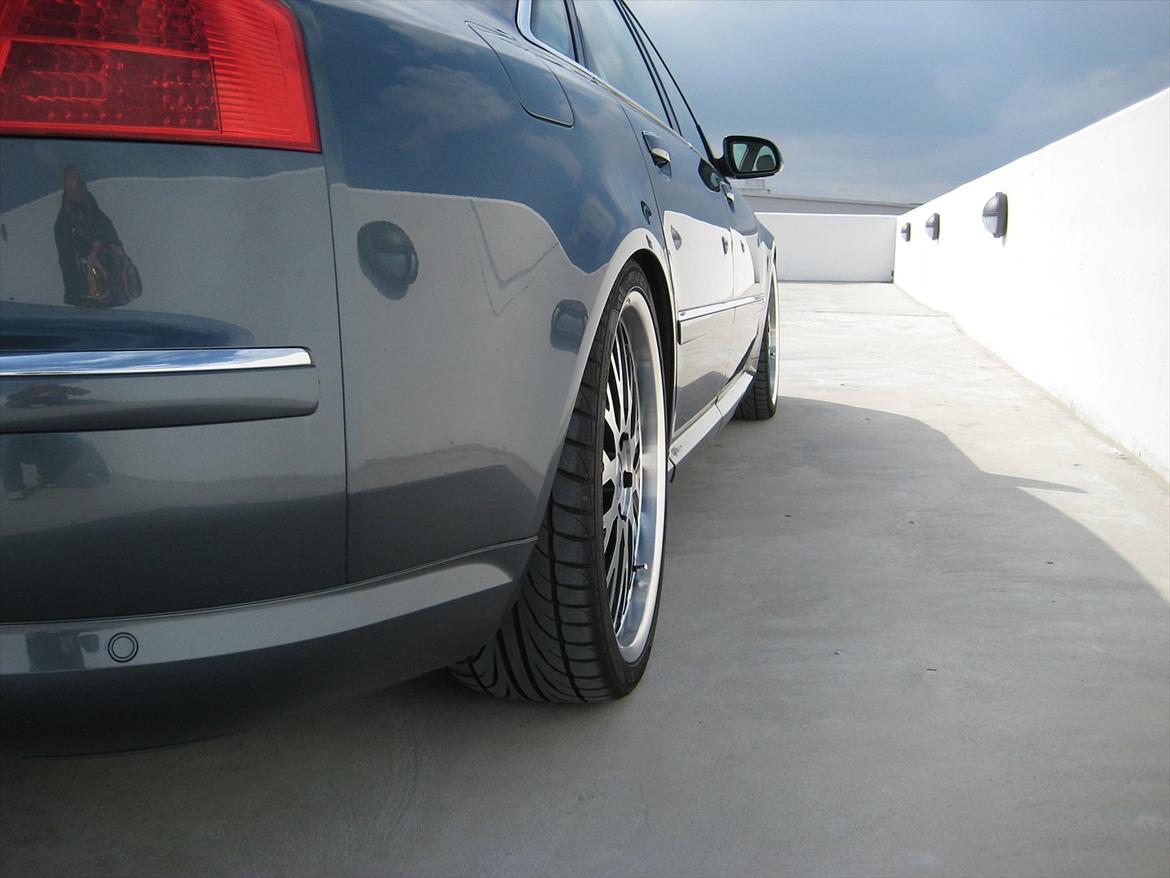 Audi A8 4.2 Quattro billede 18