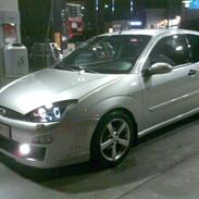 Ford Focus 2,0  (SOLGT)