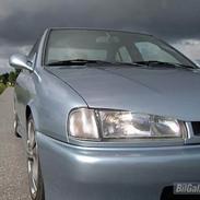 Nissan Primera P10