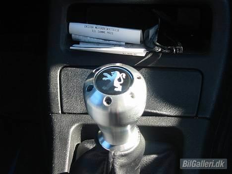 Peugeot 306 1,4 glx - min nye GT gearknop den giver et godt look syntes jeg selv billede 17