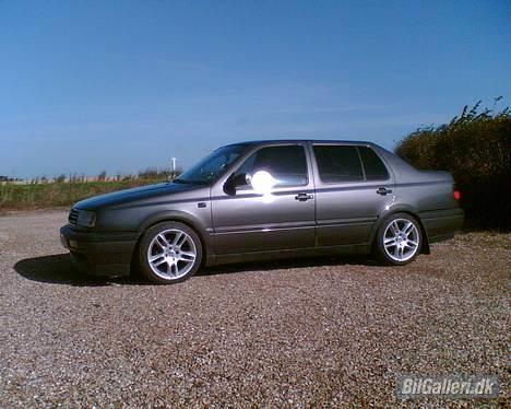 VW Vento 1.8 GL (solgt) billede 1