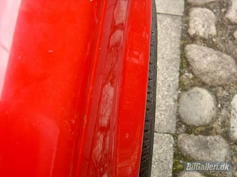 Toyota Corolla Turbo (Raceren) - Så meget stikker dækket ud over skærmen... billede 14