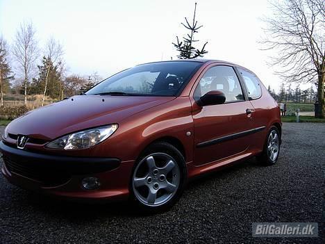 Peugeot 206 s16      **SOLGT** - lige blevet vasket billede 3