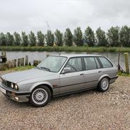 BMW E30 320i Touring