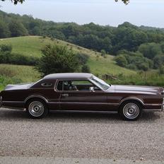 Lincoln Continental Mark IV