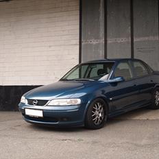 Opel Vectra B 1,8 (Solgt)