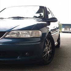 Opel Vectra B 1,8 (Solgt)