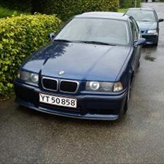 BMW e36 320