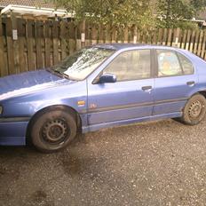 Nissan Primera SRI (P10)