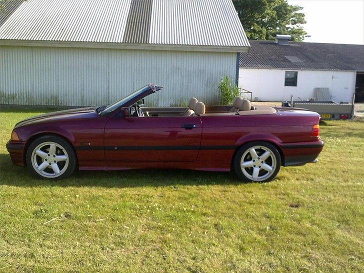 BMW 325i Cabriolet [SOLGT] billede 1