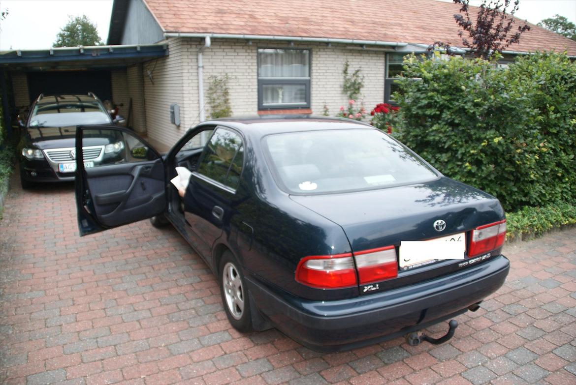 Toyota carina e billede 1