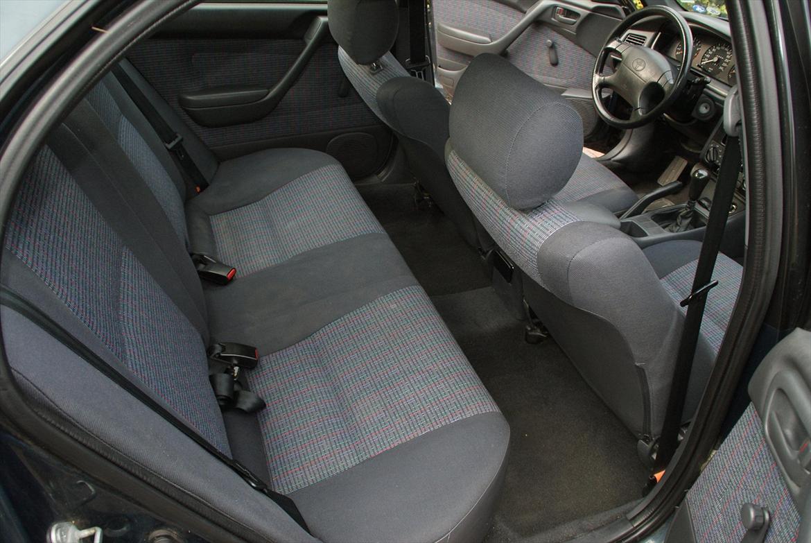 Toyota carina e billede 4