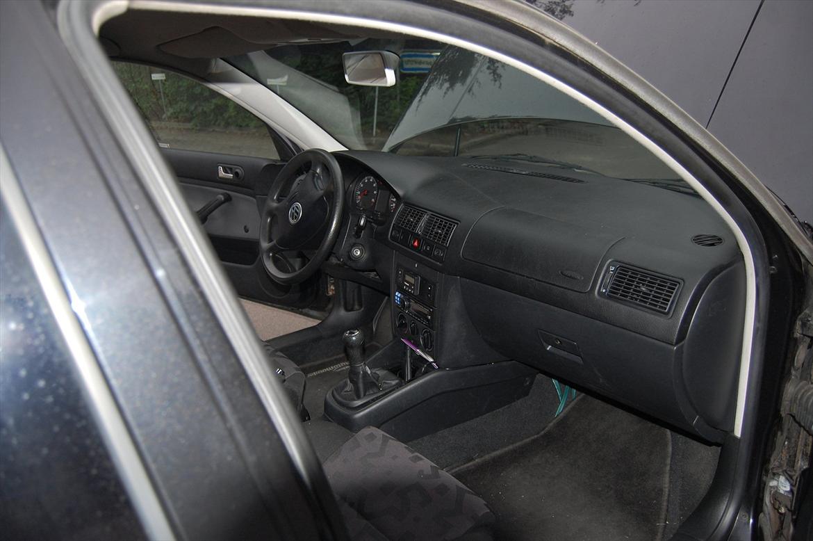 VW golf 4 (SOLGT) billede 8