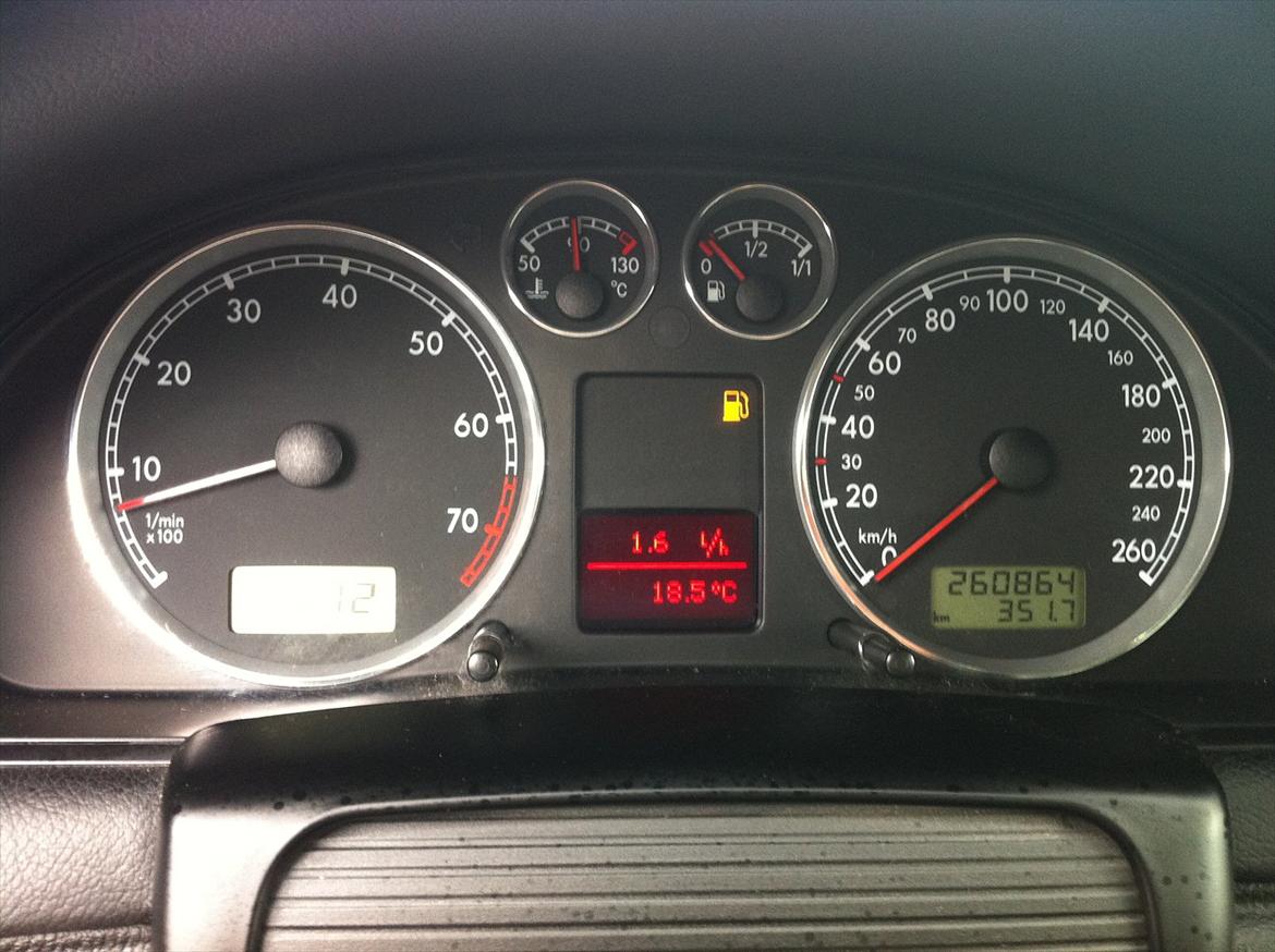 VW Passat 2,3 V5 VARIANT *SOLGT* billede 9