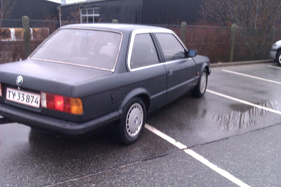BMW E30 320i * solgt* billede 9