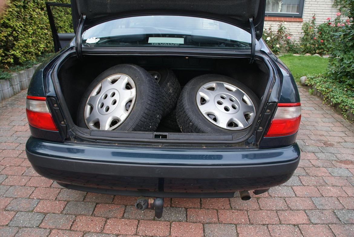 Toyota carina e billede 10