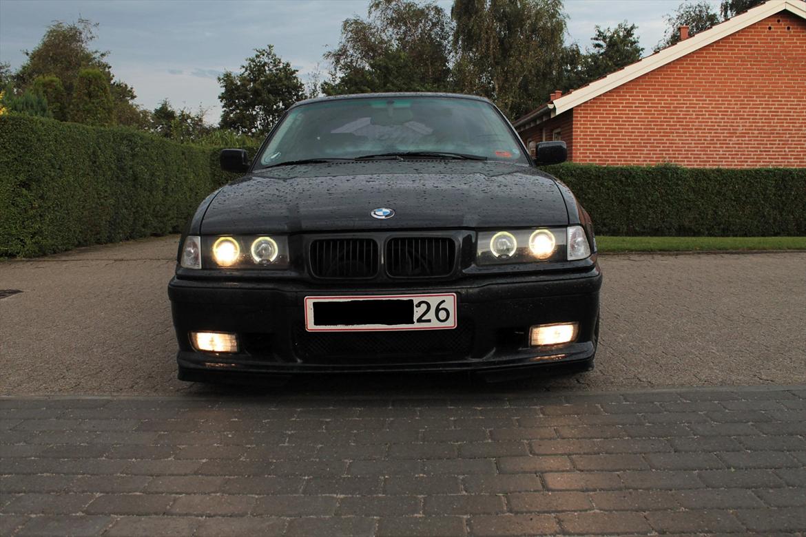 BMW 320i coupe "SOLGT" billede 2